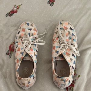 Geometric pattern Vans